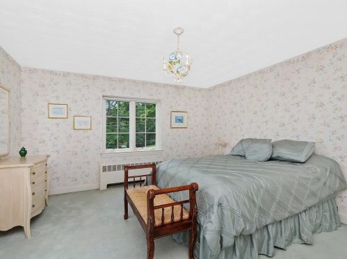 77 Montrose St, Newton MA 02458-2718 exterior