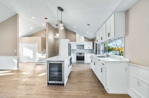 1337 Bay St, Taunton MA 02780-2521 exterior