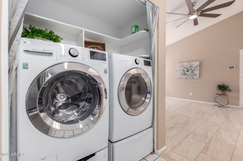 7009 42 Pl, Phoenix AZ 85050-8720 exterior