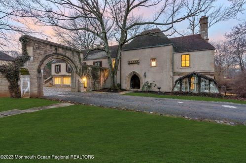 310 Cooper Rd, Tinton Falls NJ 07701-6010 exterior