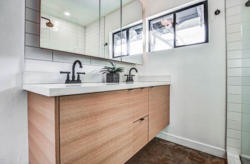 1201 Edgemont Ave, Phoenix AZ 85035-1809 exterior