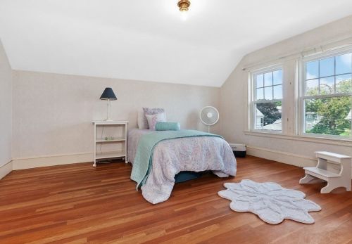 18 Mary St, Arlington MA 02474-8827 exterior