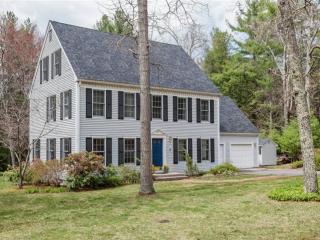 84 Loomis Rdg, Montgomery, MA 01085-3960
