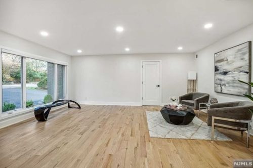 135 Knickerbocker Rd, Cresskill NJ  07626-2439 exterior