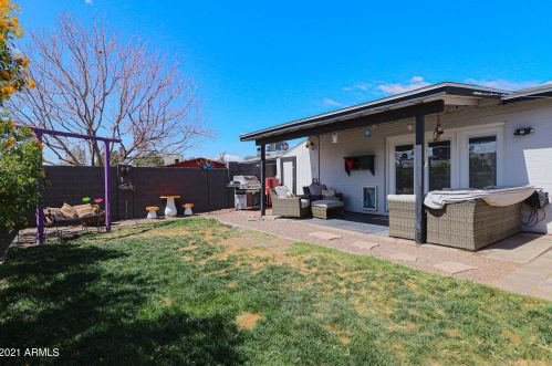 911 Campo Bello Dr, Phoenix AZ 85032-2051 exterior