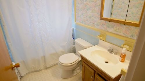 136 Randall St, Worcester MA 01606-2039 exterior