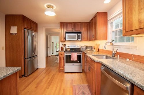 51 East St, South Hadley MA  01075-2115 exterior