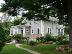 271 Crafts St, Newton, MA 02460-1201