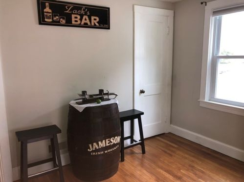 28 Highland Ave, West Bridgewater MA 02379-1118 exterior