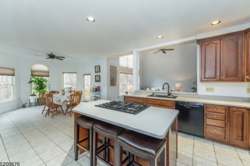 8 Jenny Ln, Wantage NJ  07461-4550 exterior