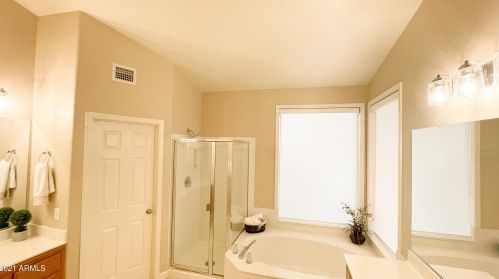 1736 Cathedral Rock Dr, Phoenix AZ 85048-9136 exterior