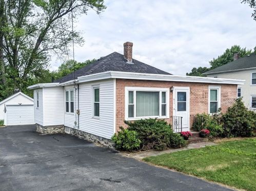 611 Lowell St, Methuen, MA 01844-1855