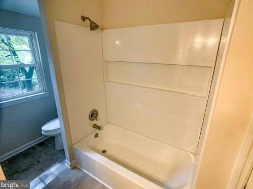 102 Marion Ave, West Deptford NJ 08093-2029 exterior