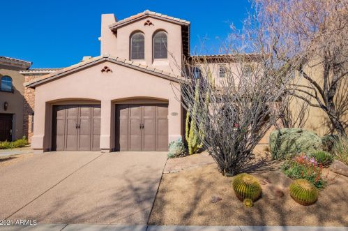 3990 Crest Ln, Phoenix, AZ 85050-5426