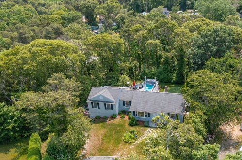 2 Uncle Zlotis Rd, Chatham MA 02633-1595 exterior