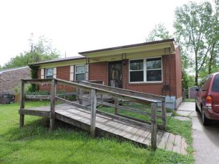 9732 Scarborough Ave, Louisville, KY 40272-2483