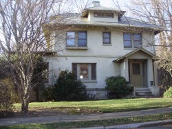 27 Nobscot Rd, Newton, MA 02459-1322