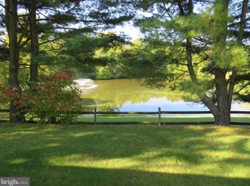 53 Lake View Ter, Columbus NJ  08022-1033 exterior