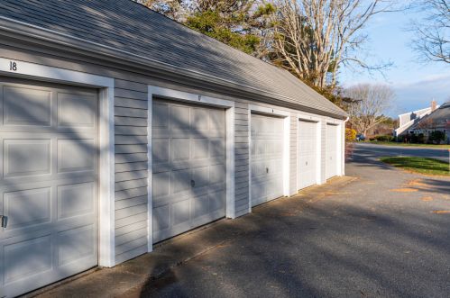 1239 Main St, Chatham MA 02633-2422 exterior