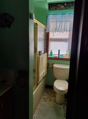 90 Whitman St, New Bedford MA 02745-5243 exterior