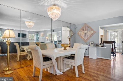 36 Kelly Dr, West Deptford NJ 08096-6712 exterior