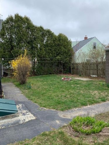 108 Harwich St, New Bedford MA 02745-6303 exterior