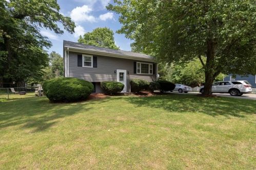 110 Metzler Rd, East Bridgewater, MA 02333-2523