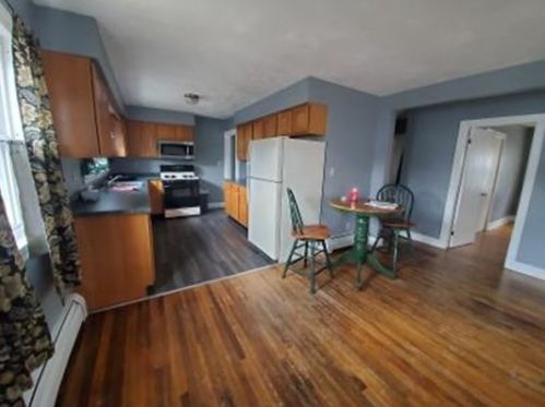 669 Coggeshall St, New Bedford MA 02746-1205 exterior