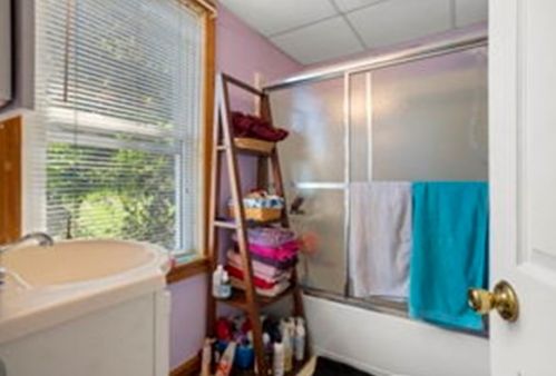 6 Carlstad St, Worcester MA 01607-1508 exterior