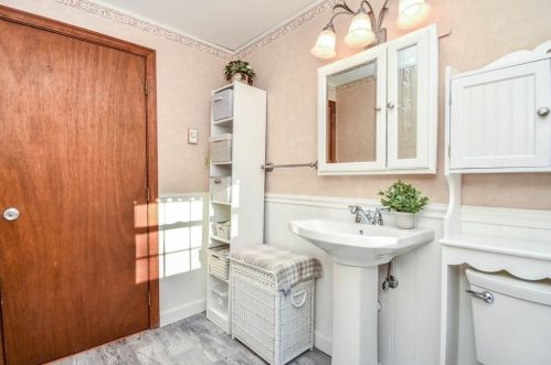 6 Dorothy Dr, Plymouth MA 02360-6232 exterior