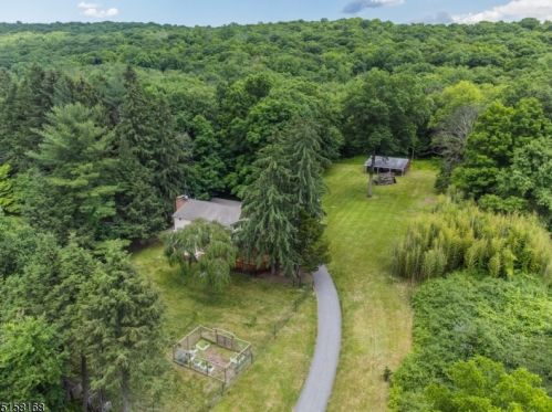 440 Stonetown Rd, Skyline Lakes NJ  07456-1200 exterior