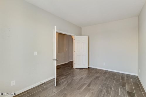 2126 Aire Libre Ave, Phoenix AZ 85022 exterior