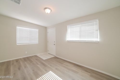 4814 63rd Dr, Phoenix AZ  85033-1629 exterior