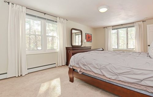 11 Robin Rd, Norfolk MA 02056-1731 exterior