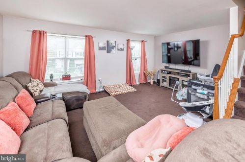 27 Highgrove Ct, West Deptford NJ 08086-3814 exterior