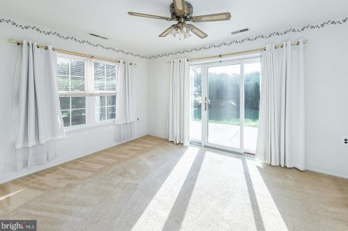 2 Lakebridge Dr, West Deptford NJ 08096-6717 exterior