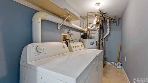 30 Whittier St, Carteret NJ  07008-2855 exterior