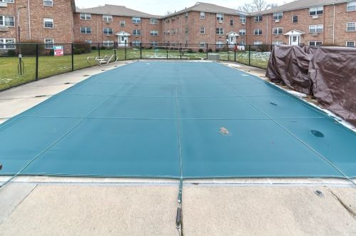 8 Colonial Village Dr, Arlington MA 02474-3905 exterior