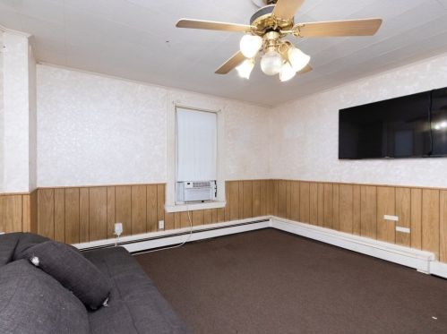 27 Barry St, Quincy MA 02169-1603 exterior