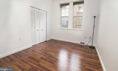 614 6 St, Philadelphia PA 19147-2128 exterior