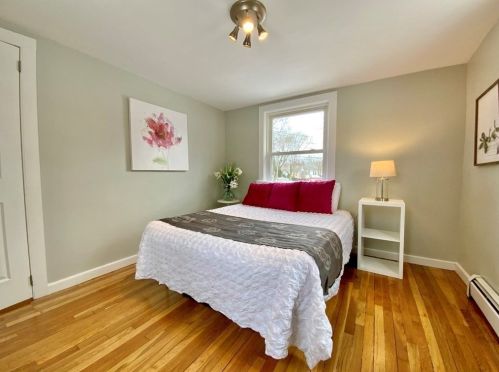 48 Silk St, Arlington MA 02474-3837 exterior