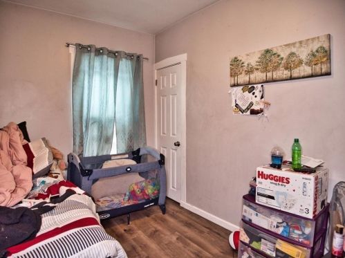 242 Austin St, New Bedford MA 02740-4523 exterior