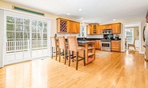 91 Maple Spg Rd, Wareham MA 02571-1202 exterior