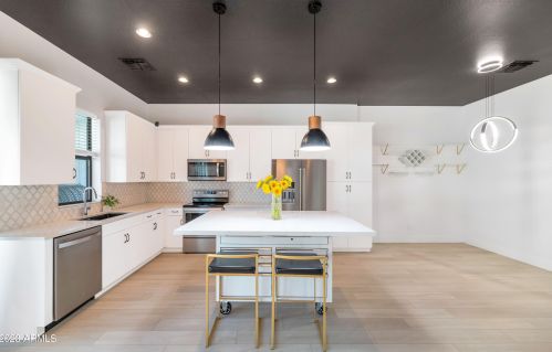 3136 Cheryl Dr, Phoenix, AZ 85028-2329