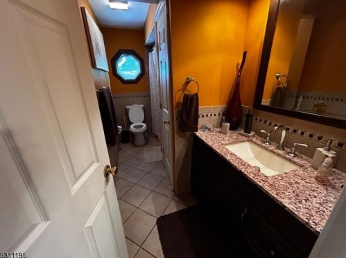 46 Nokomis Ave, Lake Hiawatha NJ 07034-2506 exterior