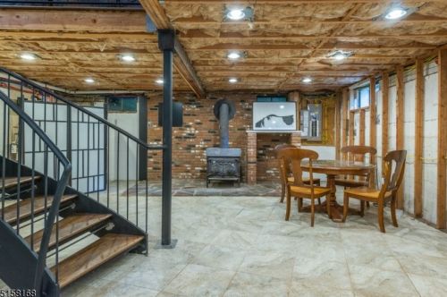 440 Stonetown Rd, Skyline Lakes NJ  07456-1200 exterior