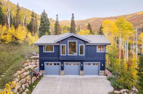 2505 Bear Holw Dr, Park City UT 84098-8524 exterior