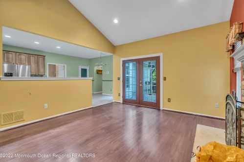 16 Cardinal Dr, Jackson Twp NJ 08527-3174 exterior