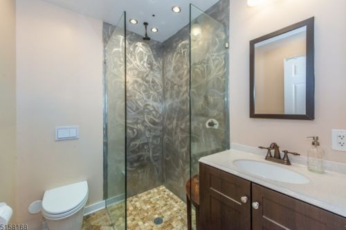 440 Stonetown Rd, Skyline Lakes NJ  07456-1200 exterior