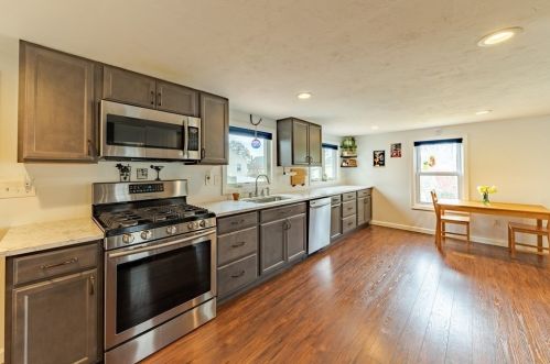 6 Benson St, Worcester MA 01604-3303 exterior